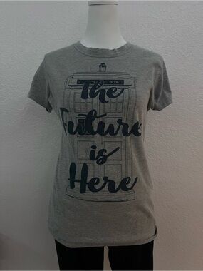 Doctor Who “The Future Is Here” Graphic Tee – Women’s Medium – Her Universe